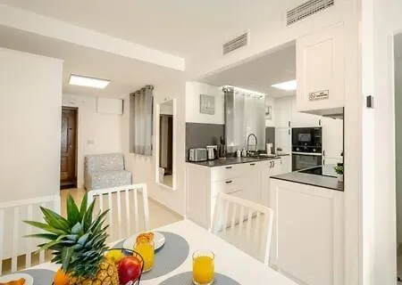 Apartament Casa Flora - Beachfront - Pool - Garage *